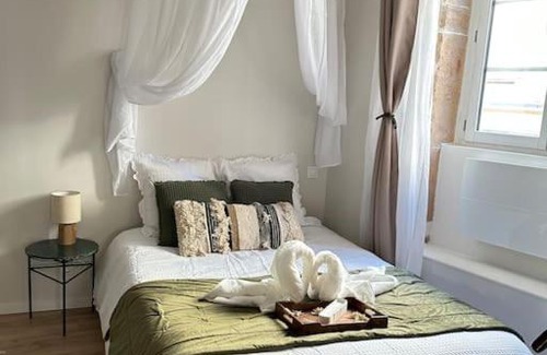 Macon Apartment | LE NOUMÉA, T2, Hyper-centre, Square de la Paix