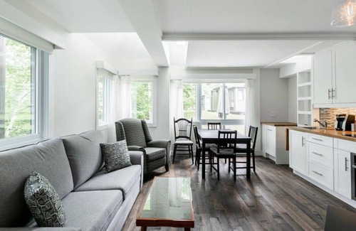 Mont-Tremblant Pedestrian Village Condo | Le P'tit Caché, 4 min de Ski Tremblant