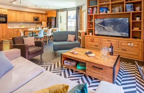Chamonix City Centre Apartment | Le Paradis 25 Apartment - an apartment that sleeps 6 guests in 3 bedrooms