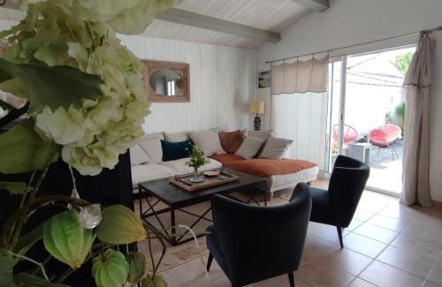 Le Bois-Plage-en-Re House | LE PATIO chaleureuse maison à 150 mètres de la mer