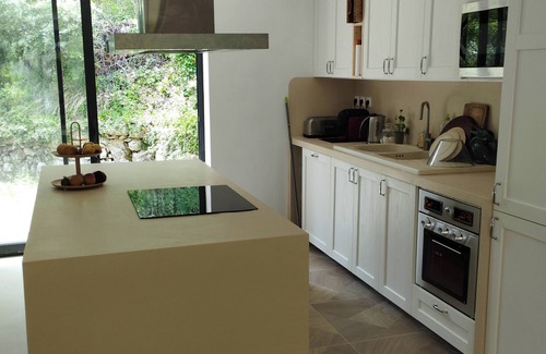 Saint-Martin-de-Castillon Villa | Le Petit Paradis, villa and pool at the foot of the Luberon
