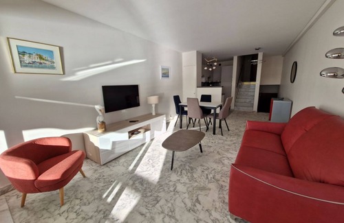Bandol Apartment | LE PENEQUET FRONT DE MER - Facing Plages de Sable