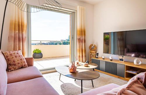 Menton Apartment | Le Penthouse de 220m2 - Jacuzzi - 3 Parkings - Climatisation - Terrasse