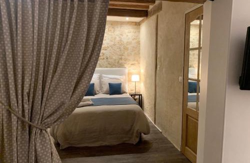 Chantilly Apartment | Le Petit Hameau de Chantilly - Studio 4 pers Chic et Charme au Coeur de Chantilly - Classé 3 étoiles
