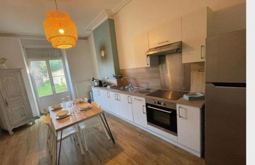 Centre Ville Apartment | -Le Petit Rochelais- centre ville, stationnement, Netflix - idéal couples, familles, business