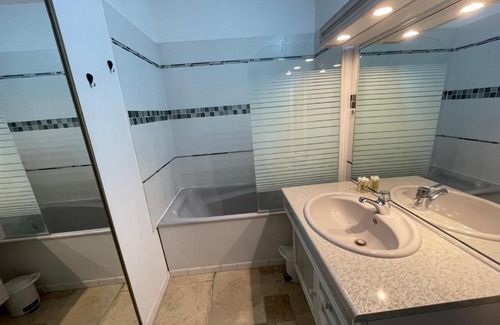 Centre Ville Rive Gauche Apartment | Le poète - appartement lumineux centre Rive Gauche - 148