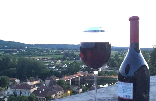 Puy-l'Eveque Bed & Breakfast | Le Presbytère - B&B With Stunning Views Bedroom 1