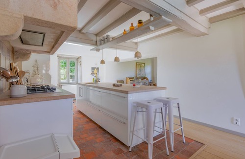 Saint-Ythaire House | Le Pressoir - family country house - Swimming pool - Garden - Wifi/Fibre