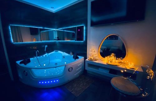 Sarreguemines Apartment | Le Rêve d'une Nuit suite Amour
