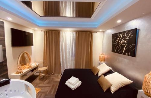 Sarreguemines Apartment | Le Rêve d'une Nuit suite Amour