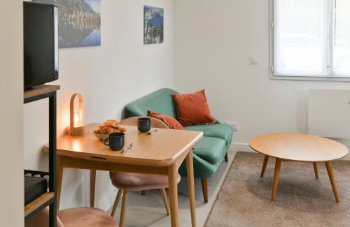 Coise-Saint-Jean-Pied-Gauthier Apartment | Le Relai Du Val -Wifi Terrasse