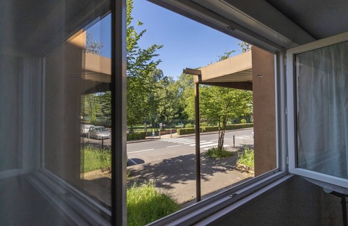 Albi Apartment | Le Rochegude,Park view - Parking - Railway station