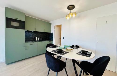 Trouville-sur-Mer Apartment | Le Ru'Beach - T2 avec piscine , proche de la plage