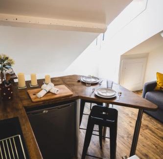 Annecy Old Town Apartment | Le Saphir - Nice Studio in the city center with air conditioning