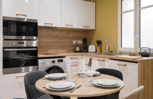 Rochefort Apartment | Le Scalaire, T2 totalement rénové, hypercentre Rochefort, arrivée autonome