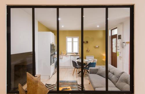 Rochefort Apartment | Le Scalaire, T2 totalement rénové, hypercentre Rochefort, arrivée autonome