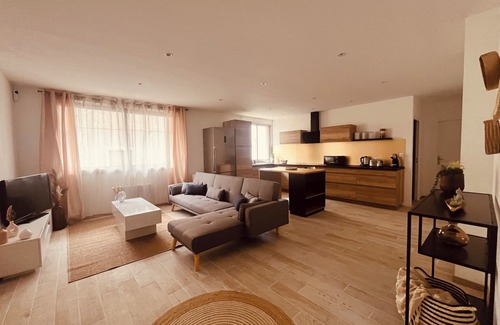 Costieres Apartment | Le serenity: spacious P4/115m2 + parking lot