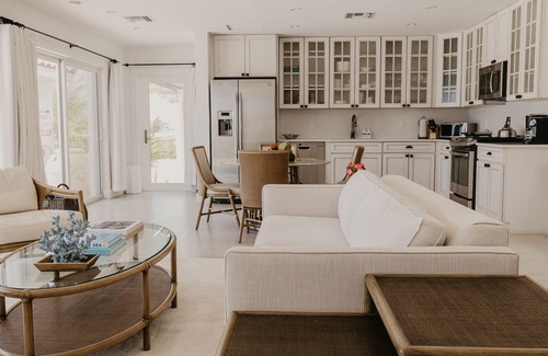 West End Hotel | Le Soleil d'Or CaymanBrac