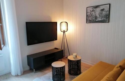 Fontainebleau Apartment | le studio by HOME FBL