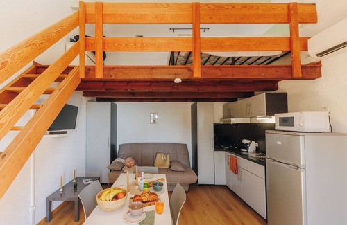 Tarcu Apartment | Le Télémaque 2 pièces Mezzanine by Interhome