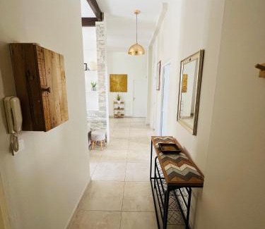 Orange Apartment | Le Théâtro