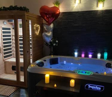 Tricot Apartment | le tricosy jacuzzi et sauna privatif