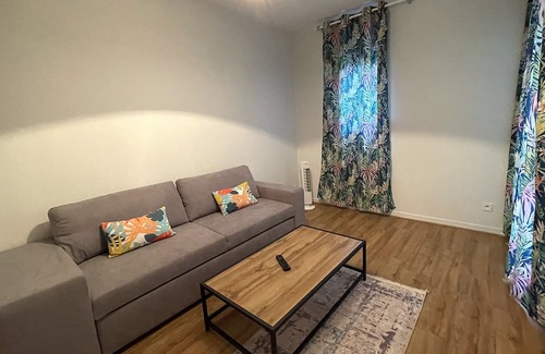Cran-Gevrier Apartment | Le Tropical - Spacieux T2 Proche Toutes Commodités