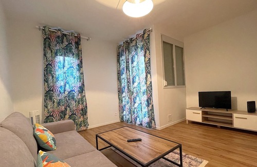 Cran-Gevrier Apartment | Le Tropical - Spacieux T2 Proche Toutes Commodités