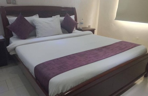 Ibadan Hotel | Le Ville Hotel and Suites