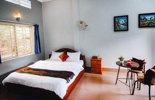 Kampot House | Lea's Guesthouse and Restaurant