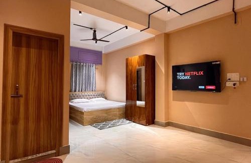 Sualkuchi Apartment | Leafyinn-Chic room in Guwahati