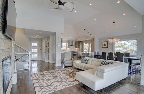 Lido Beach House | Leamington Oasis