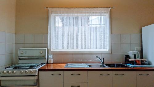 Queenscliff House | Learmonth Guesthouse - Queenscliff