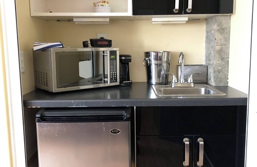Waterford Valley Bed & Breakfast | Leaside Manor by The Leaside Group