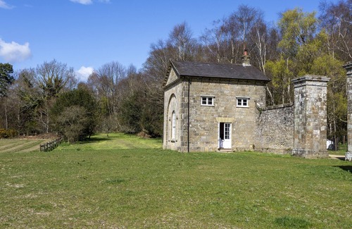 Petworth Cottage | Leconfield Lodge by inspirestays.com - a rural cottage that sleeps 2 guests in 1 bedroom
