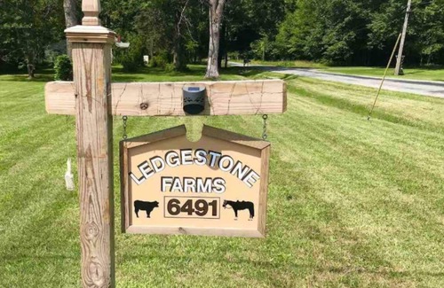 Bristolville House | Ledgestone Farms-Rustic Western Getaway
