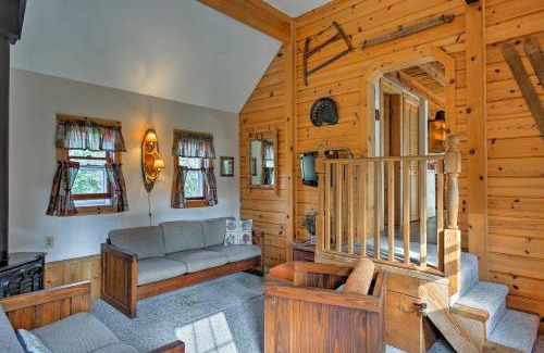 Suttons Bay House | Leelanau Country Cottage about 4 Mi to Suttons Bay!