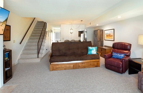 Cedar Condo | Leelanau Wine Country Condo, 2 Bedroom, 3 Bath, Outside Heated Pool, A/C