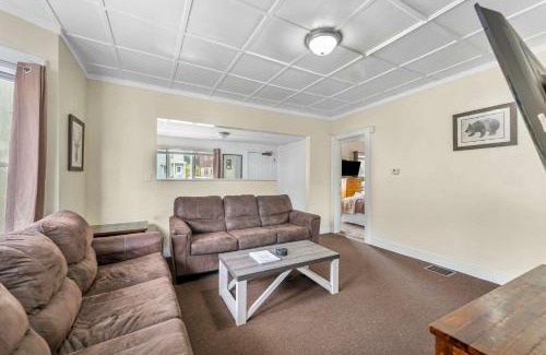 Oneonta House | Left Field All Star Baseball Rentals