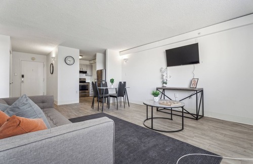 Richmond Apartment | Legacy at Imperial Village 808 I 2 Bed 1 Bath