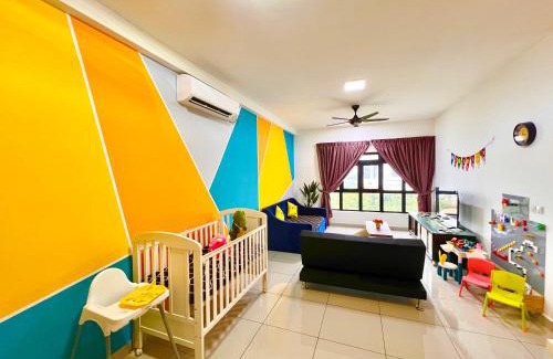 Medini Apartment | Legoland -8min Walk-Spacious Kids friendly -500MBS-1-12Pax Kairos Stay