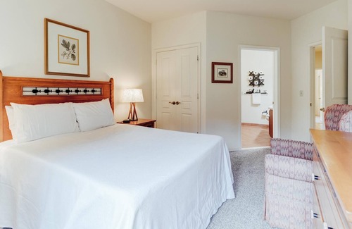 Vernon Condo | Legoland | Resort | Fireplace | Pool | Hot Tub | 1st Floor | 06-11