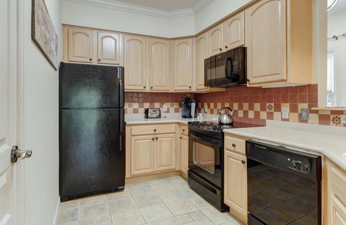 Vernon Condo | Legoland | Resort | Fireplace | Pool | Hot Tub | 1st Floor | 06-11