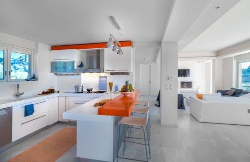 Lavreotiki Villa | Legrena Beach Villa in Sounio (just meters away from a quiet sandy beach)