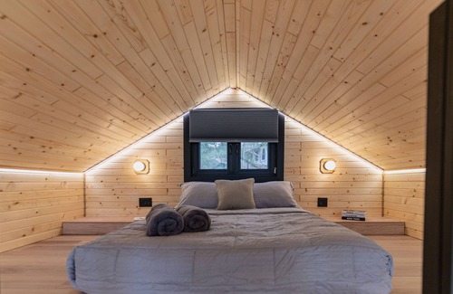 Scotrun Resort | Leisure Lake Resort: 5 chalets on a private lake, Wedding venue with activities