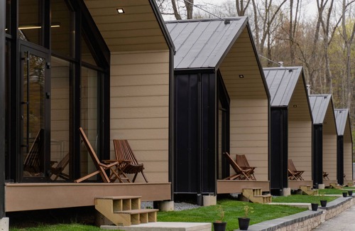 Scotrun Ski Chalet | Leisure Lake Resort: complex is on a Private Lake with 4 chalets