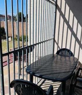 Parow House | Leisure Lodges Family Room Parow