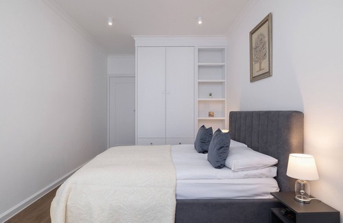 Pradnik Czerwony Apartment | Lema 17 | Prestige, Wifi, 2 Bedrooms, Balcony, Parking, Cracow