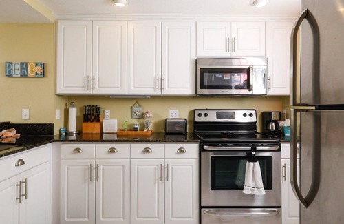 Grove City Condo | Lemon Bay Waterfront Condo w Patio