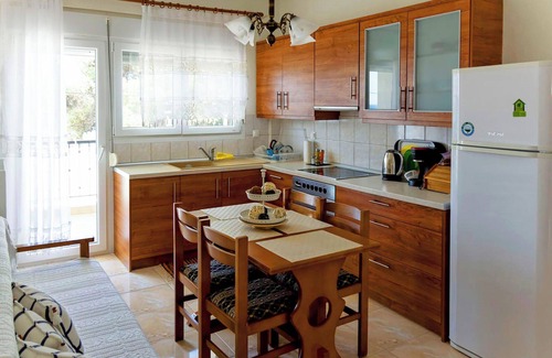 Nikita Apartment | Lemon BeachFront Apartment, Nikiti
